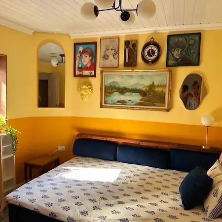 The Vinegarden With Private Terrace And Iconic Fortress Views & Old Town Charm Апартаменты