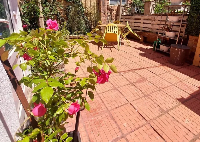 The Vinegarden With Private Terrace And Iconic Fortress Views & Old Town Charm Велико-Тырново