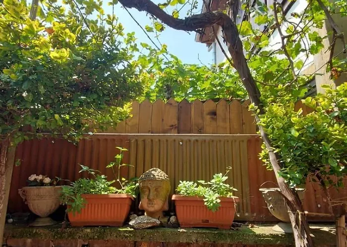 The Vinegarden With Private Terrace And Iconic Fortress Views & Old Town Charm